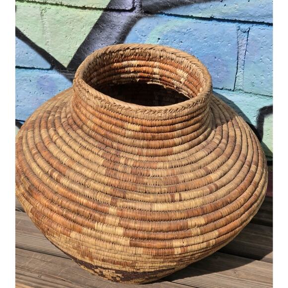 Native American XL Coiled Basket Multicolor Animals Geo Design Signed Unbranded - Picture 6 of 16